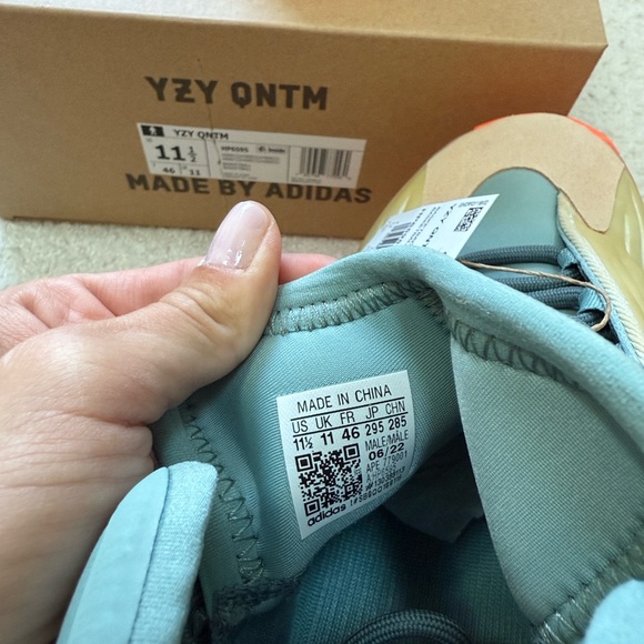 Adidas YZY QNTM - Beige and Bright Orange main image 4